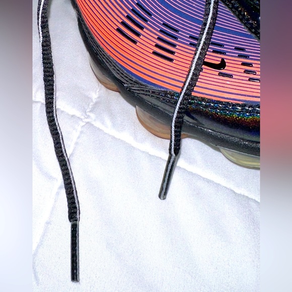 NikeVaporMax360. W size 6.5. Multi color, iridescent great condition shoes. π©· - Picture 12 of 16